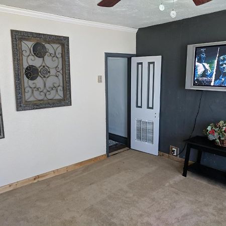 Vintage Cozy Family Home Near National Parks سانت أنتوني المظهر الخارجي الصورة