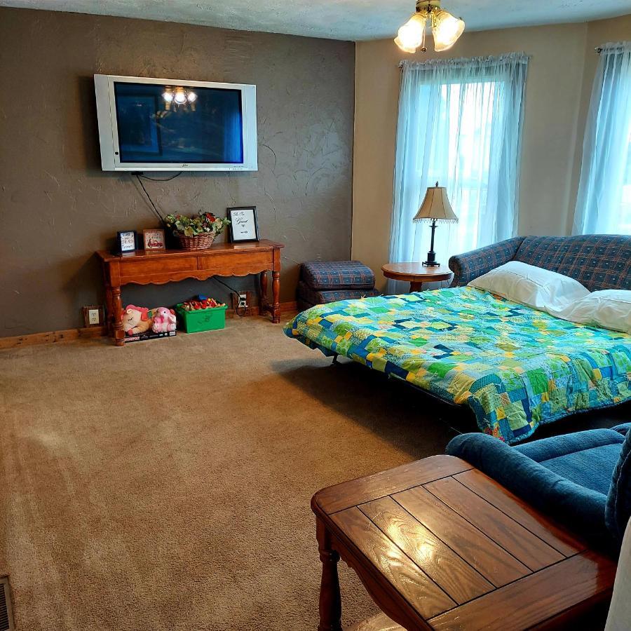 Vintage Cozy Family Home Near National Parks سانت أنتوني المظهر الخارجي الصورة