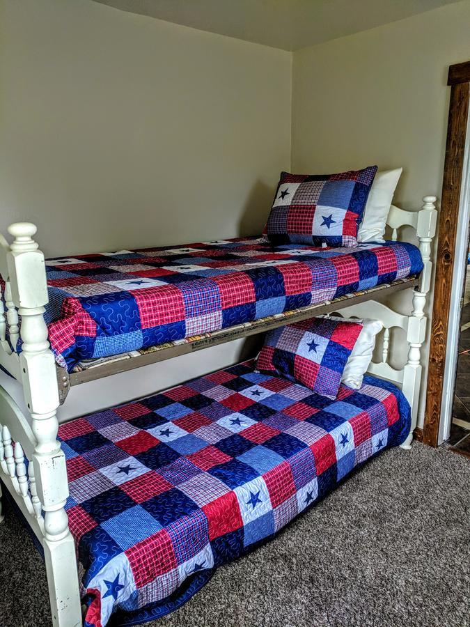 Vintage Cozy Family Home Near National Parks سانت أنتوني المظهر الخارجي الصورة