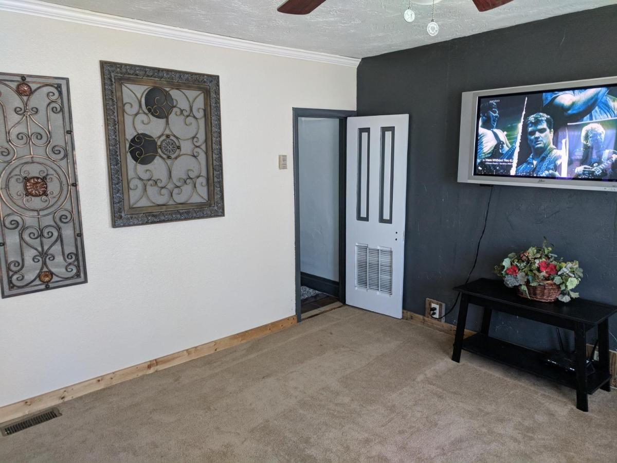 Vintage Cozy Family Home Near National Parks سانت أنتوني المظهر الخارجي الصورة
