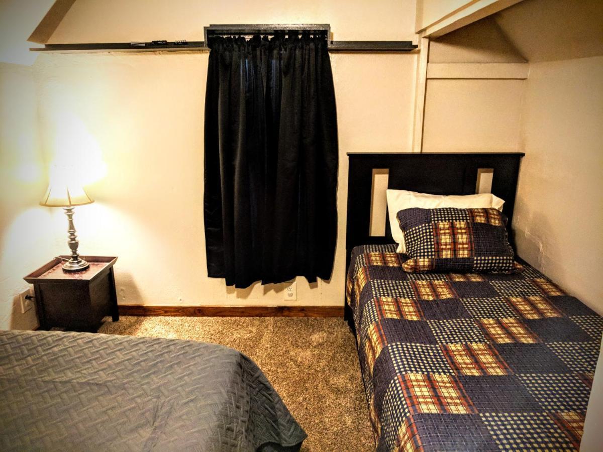 Vintage Cozy Family Home Near National Parks سانت أنتوني المظهر الخارجي الصورة